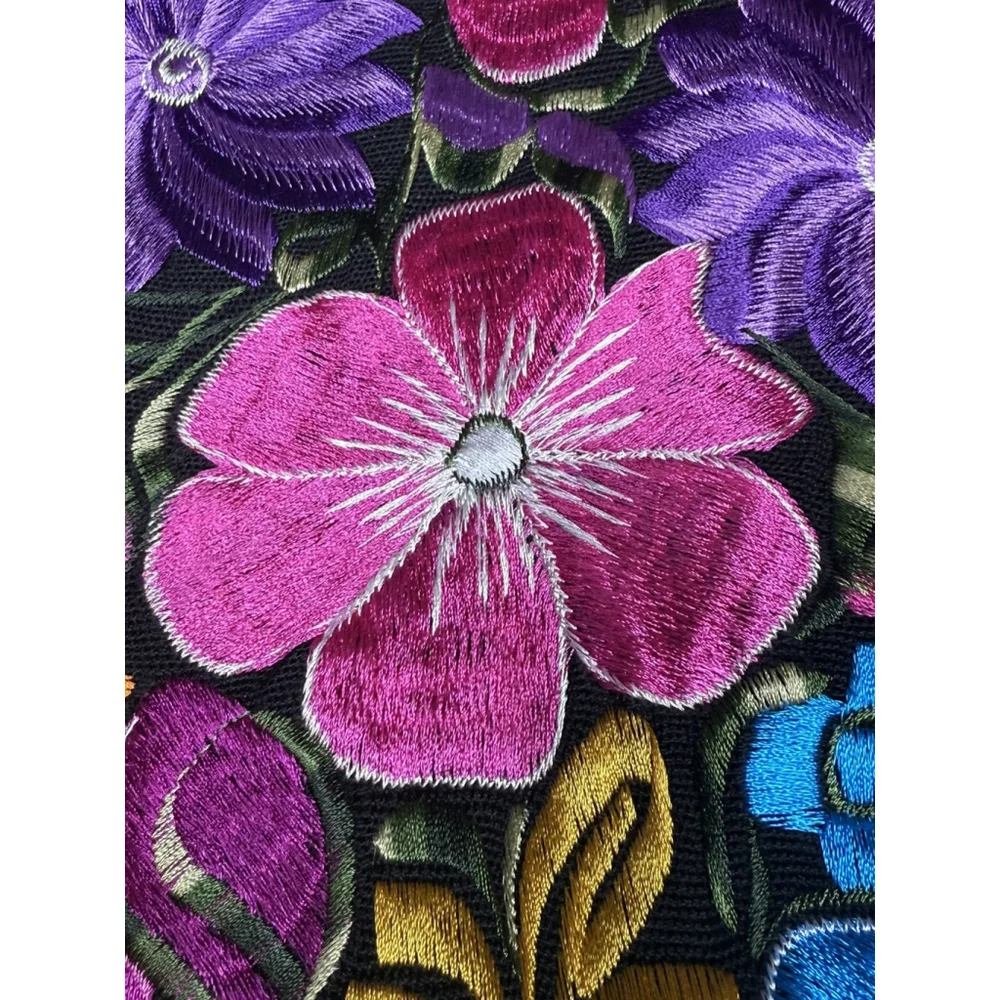 Embroidered Floral Decorative Needlework Zippered Pillow Cover Case 18”x 18” GUC